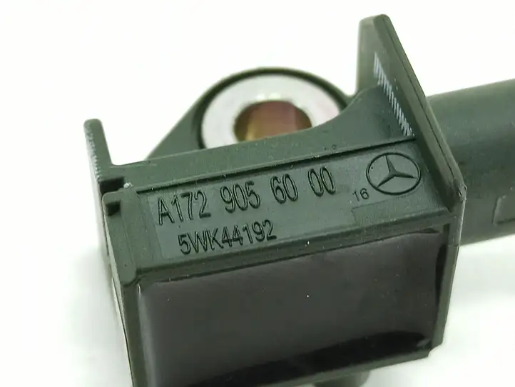 Mercedes-Benz C W204 (2007 - 2014) A1729056000 Датчик удара SRS — фото 10