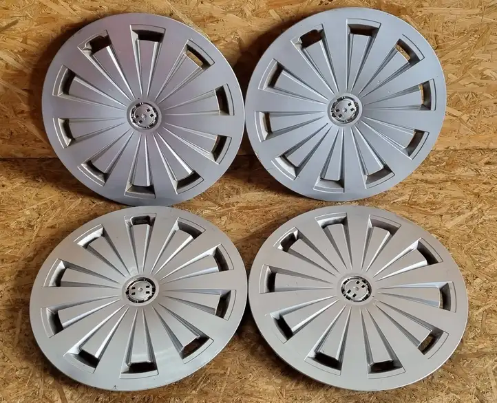 Audi Q3 8U (2011 - 2014) 8W0601147 Колпаки колес R16 — фото 1