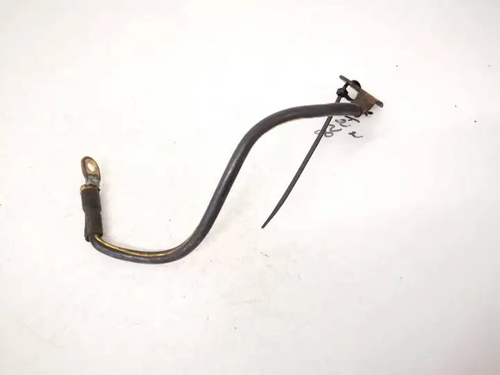 Nissan Qashqai (2006 - 2010)   Плюсовый провод (аккумулятора)