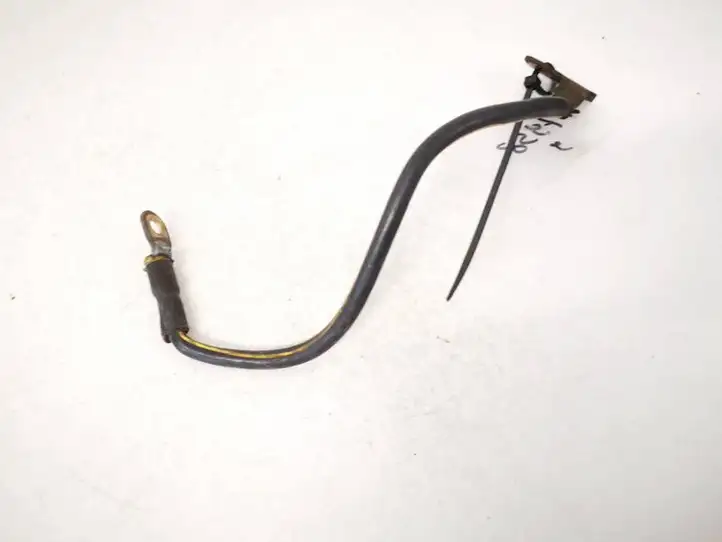 Nissan Qashqai (2006 - 2010)   Плюсовый провод (аккумулятора)