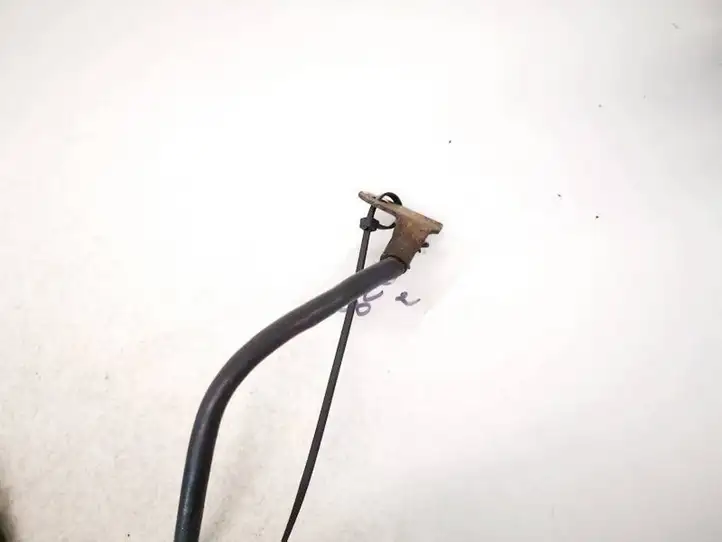 Nissan Qashqai (2006 - 2010)   Плюсовый провод (аккумулятора)