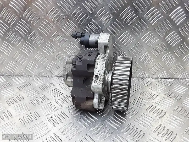 Volvo S40, V40 (2000 - 2004) 8200108225 Топливный насос — фото 3