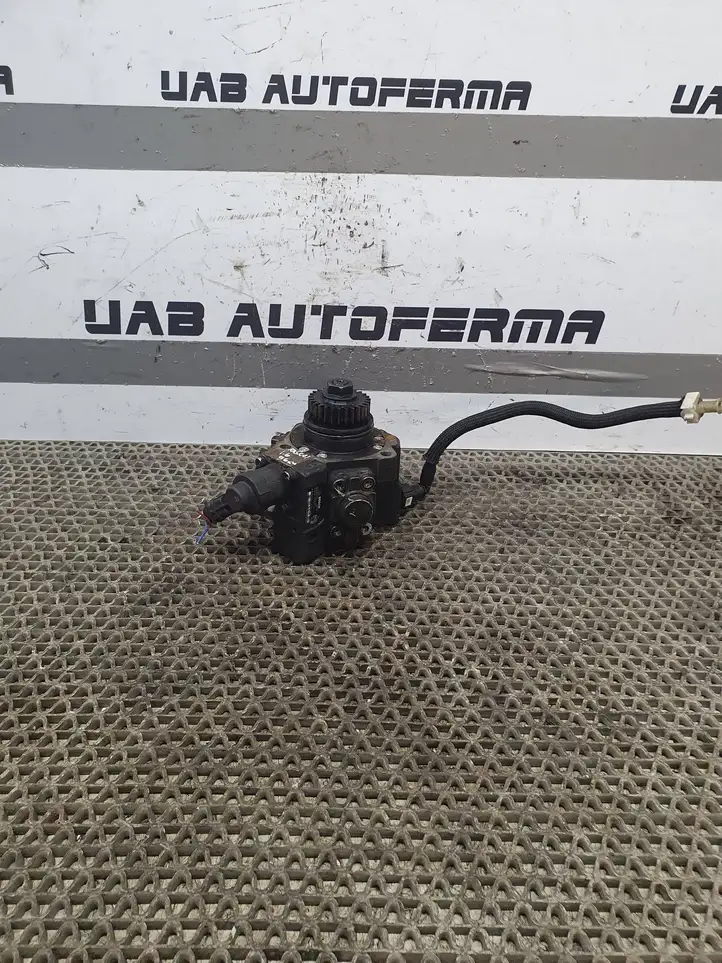 Nissan Qashqai (2013 - 2017) 167002972R Топливный насос — фото 1