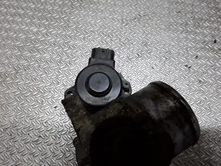 Toyota Avensis Verso (1995 - 2001) 8967221020 Дроссельная заслонка — фото 2