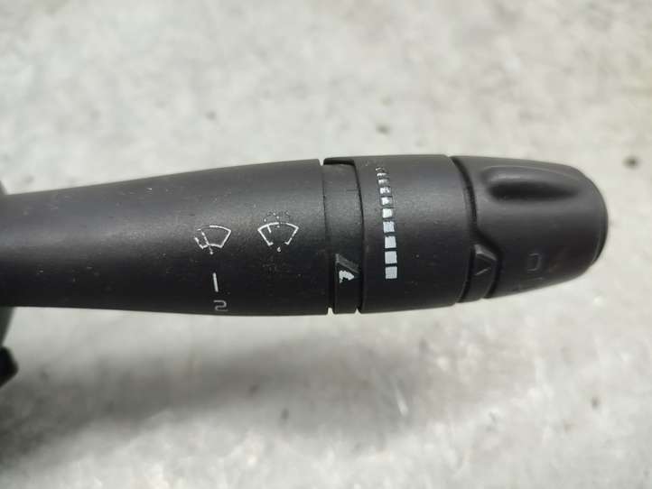 Renault Laguna (2001 - 2005)  8200012245 Ручка стеклоочистителей
