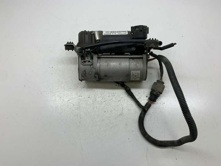 Audi A8 (2002 - 2005)  415403303R Воздушный компрессор