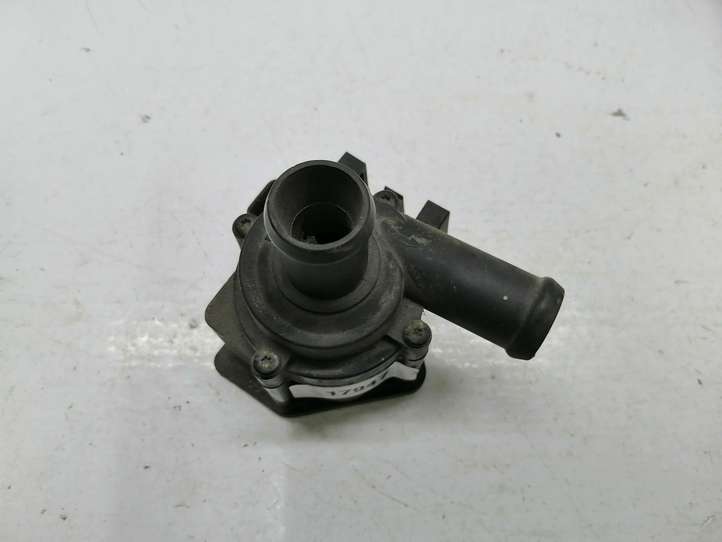 Audi A4 (2007 - 2011)  8K0965561A Циркуляционный электрический двигатель