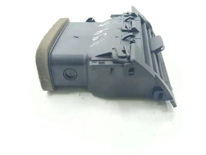 BMW 5 E60 E61 (2004 - 2010) 6910731 Боковой воздушный дефлектор — фото 4
