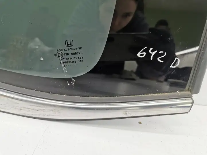 Honda CR-V (2012 - 2016) E643R006723 Заднее боковое стекло — фото 4