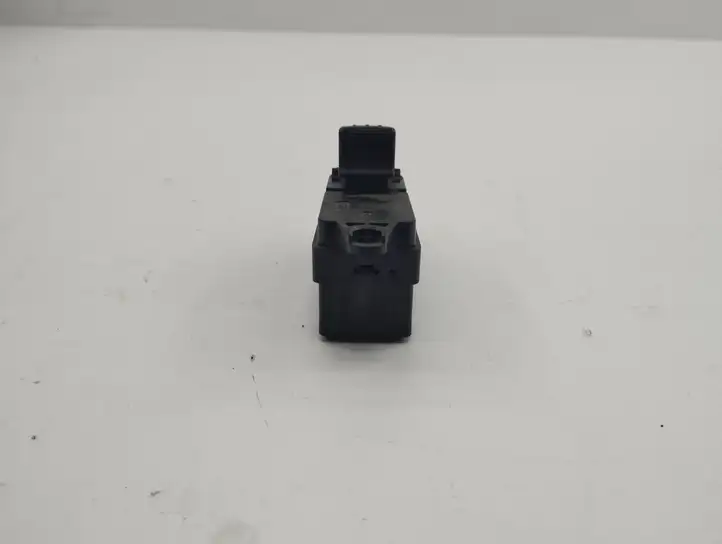 Mazda 5 (2005 - 2010) K0021 Кнопка стеклоподъемников — фото 3