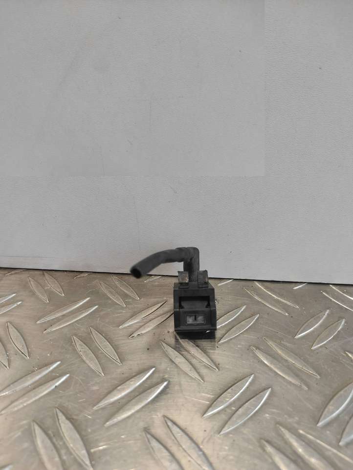 Audi A2 (1999 - 2007)  8Z0955987B Распылитель (распылители) оконной жидкости лобового стекла