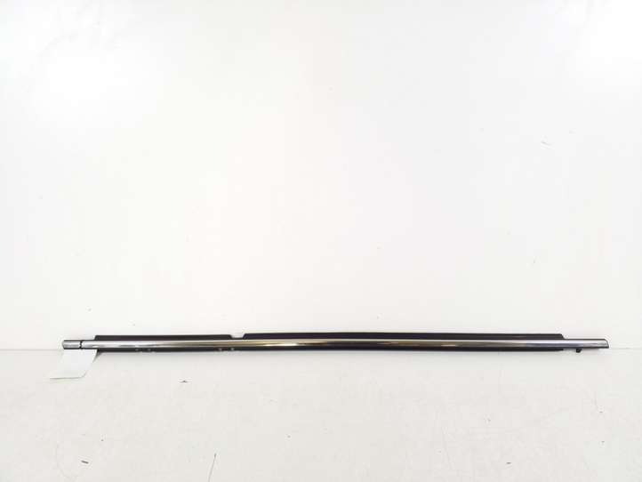 Toyota Avensis T270 (2009 - 2012)  75721-05030  Отделка дверей (молдинги) задней двери