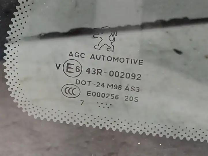 Peugeot 1007 (2005 - 2009) 43R002092 Заднее боковое стекло — фото 4