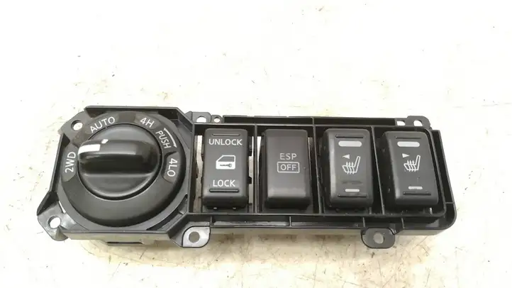 Nissan Pathfinder R51 (2005 - 2012) Кнопка ESP — фото 1