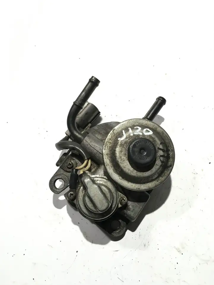 Toyota Land Cruiser (J120) (2002 - 2009) 2330030351 Кронштейн топливного фильтра — фото 1