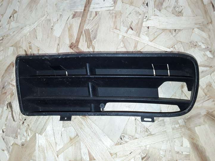 Volkswagen Golf IV (1998 - 2005)   Нижняя решётка (из трех частей)