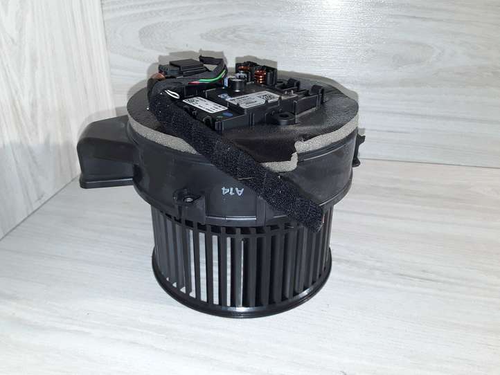 BMW M5 F90 (2017 - 2019)  0130309508 Вентилятор печки