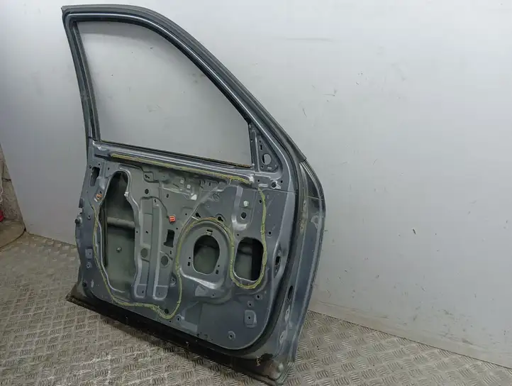 Honda CR-V (2004 - 2006) Дверь — фото 4
