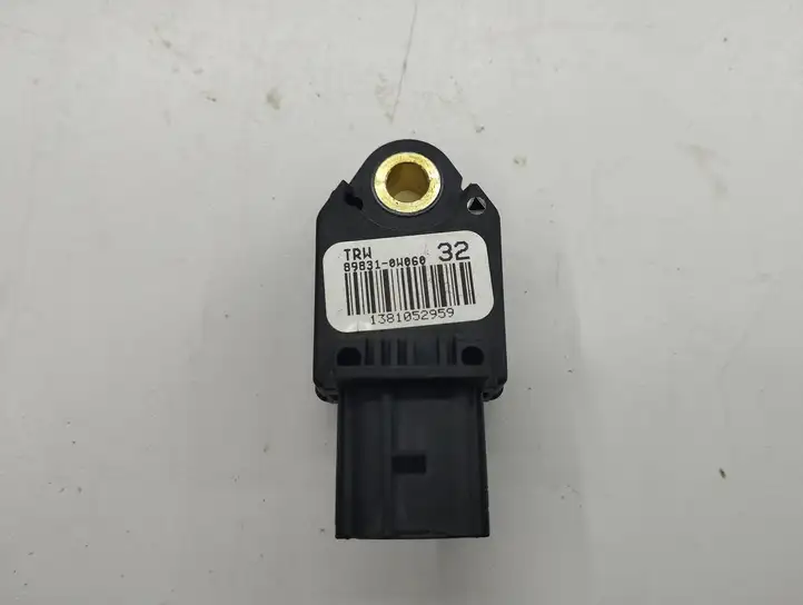 Toyota Auris 150 (2006 - 2012) 898310W060 Датчик удара SRS — фото 1