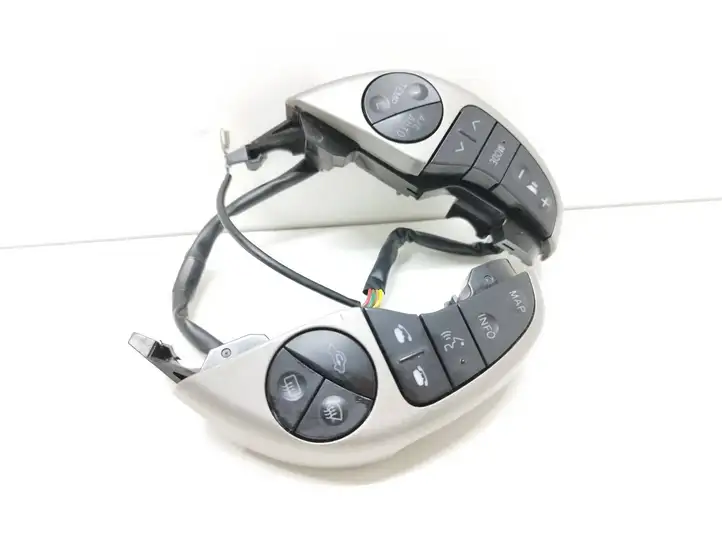 Toyota Prius (XW20) (2003 - 2009) F70CV142 Кнопки на рулевом колесе — фото 1