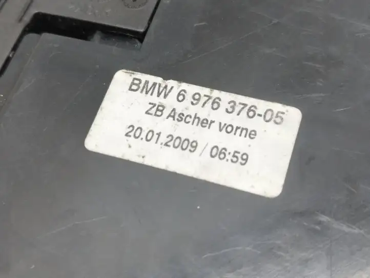 BMW 5 E60 E61 (2004 - 2010) 6976376 Передняя пепельница — фото 2