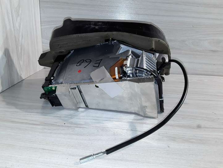 BMW 5 E60 E61 (2004 - 2010)  62309126345 Экран дисплея вверх