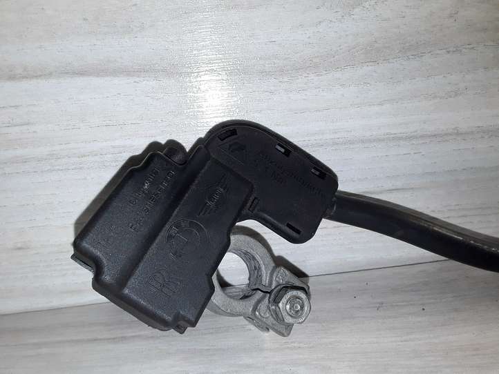 BMW 1 E81 E87 (2004 - 2011)  9164352 Предохранитель
