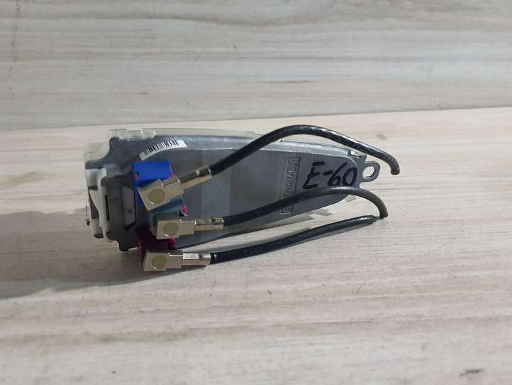 BMW 5 E60 E61 (2004 - 2010)  21367510 Антенна (антенна GPS)
