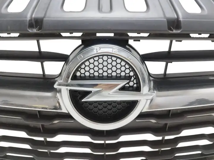 Opel Corsa E (2014 - 2019) 475498858 Верхняя решетка радиатора — фото 3