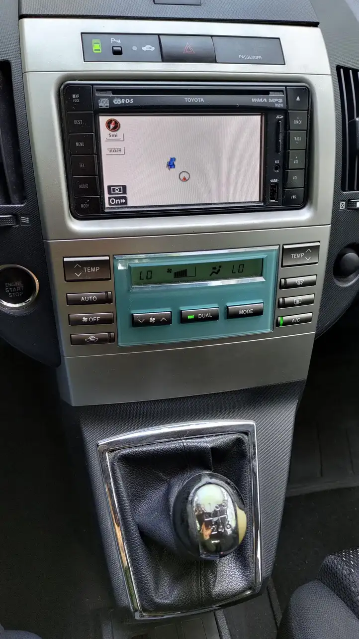Toyota Corolla Verso AR10 (2004 - 2009) 559000F050 Блок управления климат-контролем — фото 1