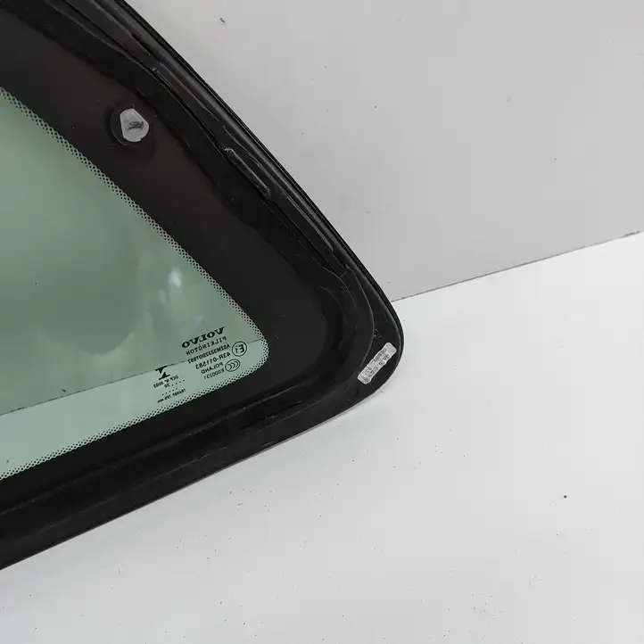 Volvo XC60 (2017 - ) 32244920 Заднее боковое стекло — фото 3