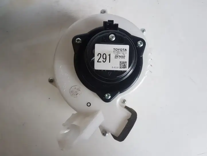 Toyota Prius (XW20) (2003 - 2009) 8713047070 электрический вентилятор батареи автомобиля — фото 1