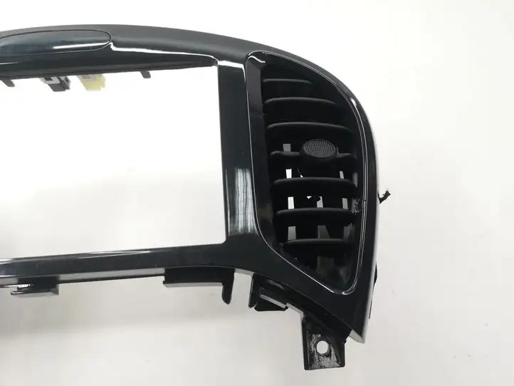 Nissan Juke I F15 (2010 - 2018) 687501KEOA Центральный воздушный дефлектор — фото 3