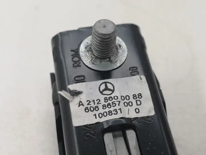 Mercedes-Benz E W212 (2009 - 2016) A2128600088 Электродвигатель регулировки ремня безопасности — фото 3