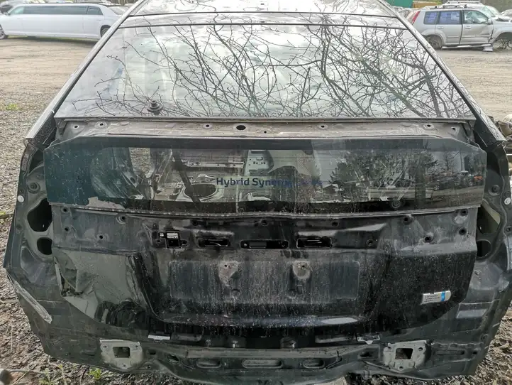 Toyota Prius (XW30) (2009 - 2015) Крышка багажника — фото 1