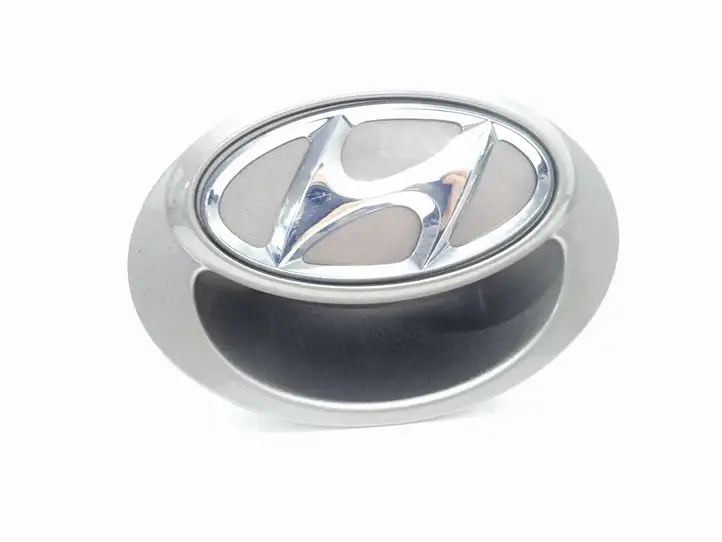 Hyundai i20 (PB PBT) (2012 - 2014) 817211J020 Ручка крышки багажника — фото 1