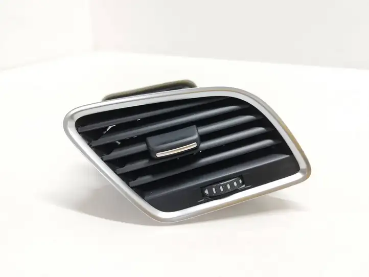 Audi Q3 8U (2011 - 2014) 8U1820902C Боковой воздушный дефлектор — фото 1