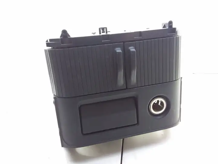 Nissan X-Trail T30 (2001 - 2007) 68108EQ400 Вещевой ящик — фото 1