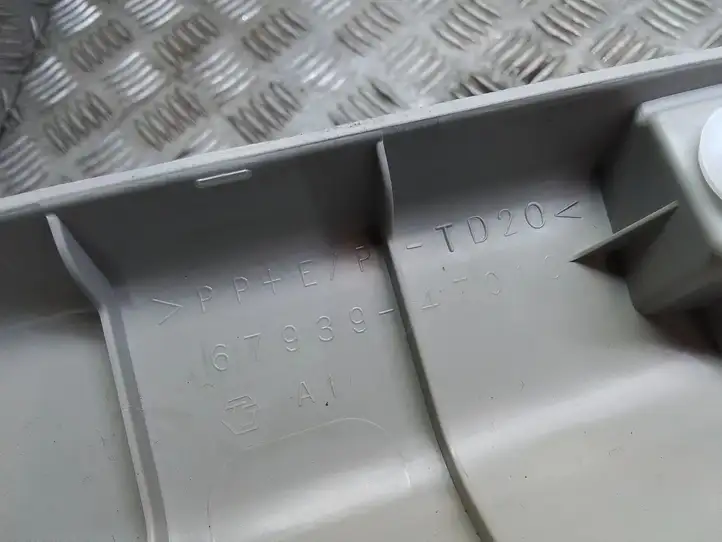 Toyota Prius+ (ZVW40) (2011 - 2018) 6793947010 Прочие детали салона — фото 2