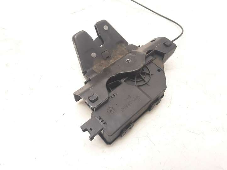 BMW 1 E81 E87 (2004 - 2011)  8196401 Замок задней крышки