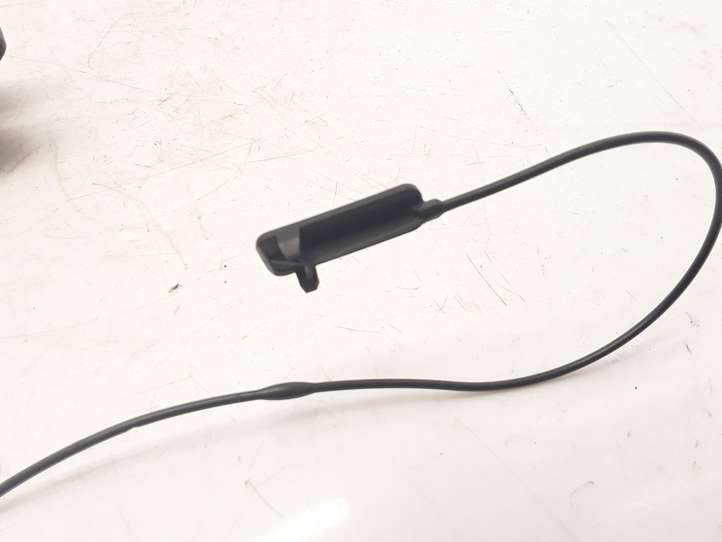 BMW 1 E81 E87 (2004 - 2011)  8196401 Замок задней крышки