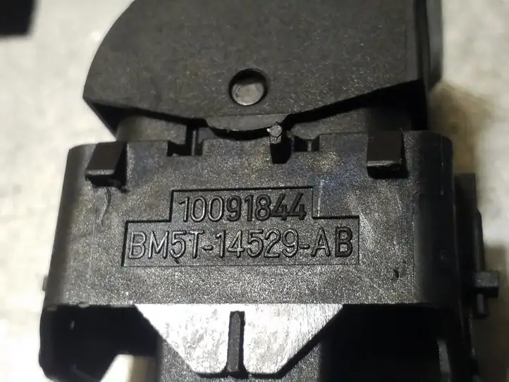 Ford Kuga II (2013 - 2019) BM5T14529AB Кнопка стеклоподъемников — фото 2