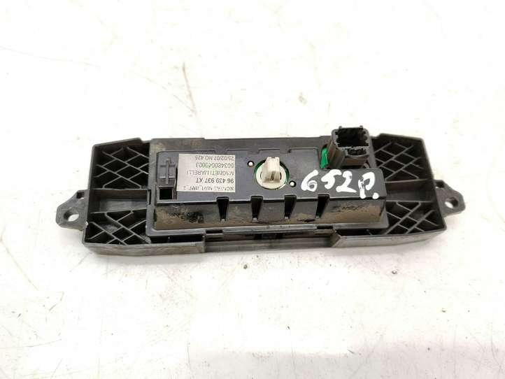 Citroen Berlingo (2003 - 2007)  96439997XT Экран/ дисплей / маленький экран