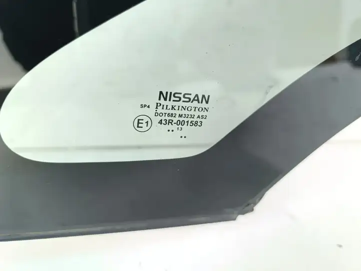 Nissan Leaf I (ZE0) (2010 - 2017) 768213NF0A Треугольное стекло кузова — фото 2