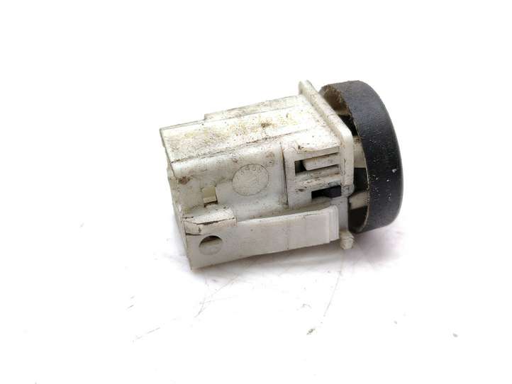 Citroen Berlingo (2003 - 2007)  9644851077 Включатель обогрева стекла с помощью электричества