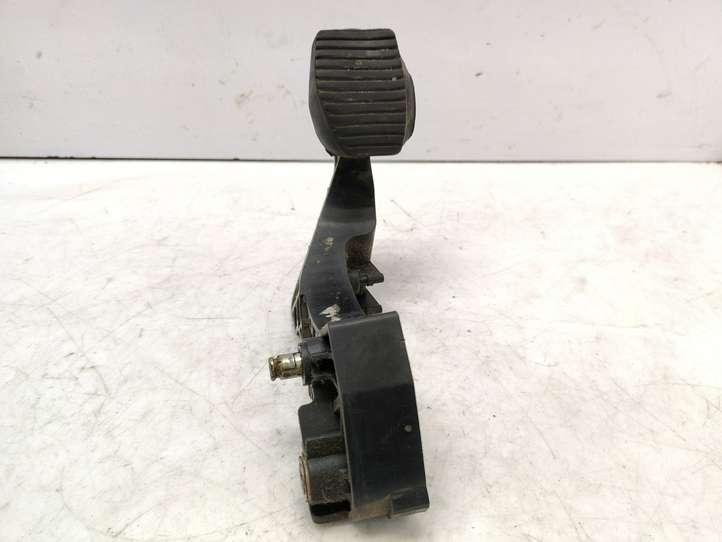 Peugeot 307 (2001 - 2005)  10359413 Педаль сцепления