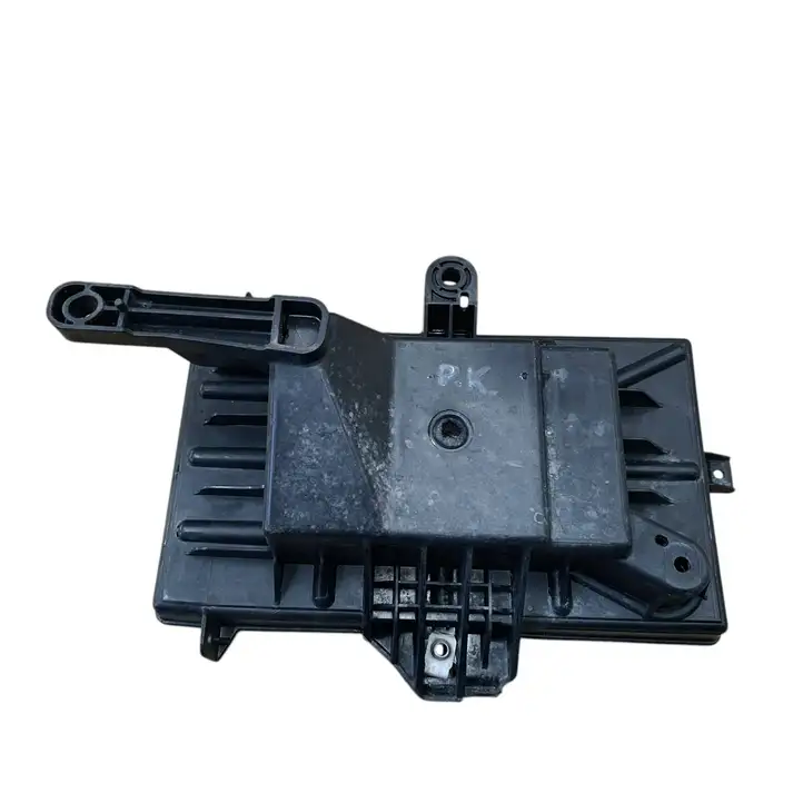 Dodge Grand Caravan (2007 - 2020) 68053342AG Площадка аккумулятора — фото 2