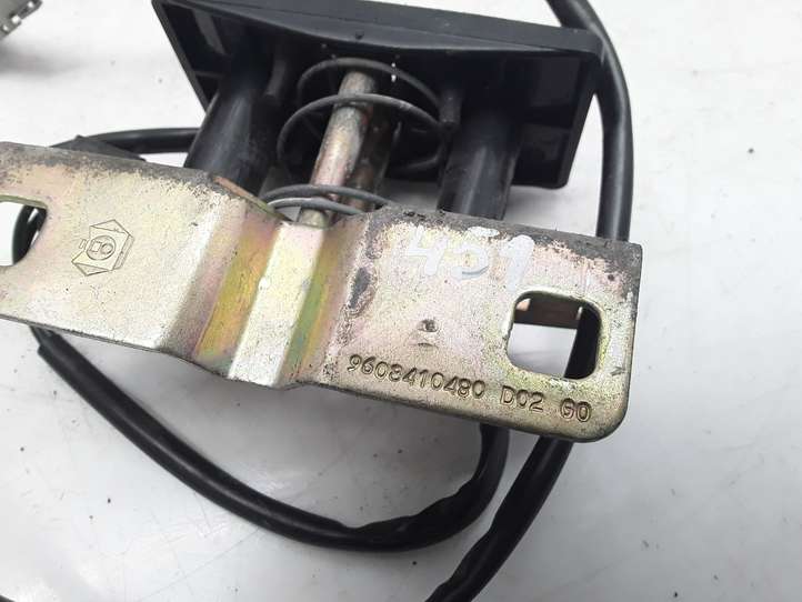 Peugeot 406 (1999 - 2006)  9608410480 Замок задней крышки