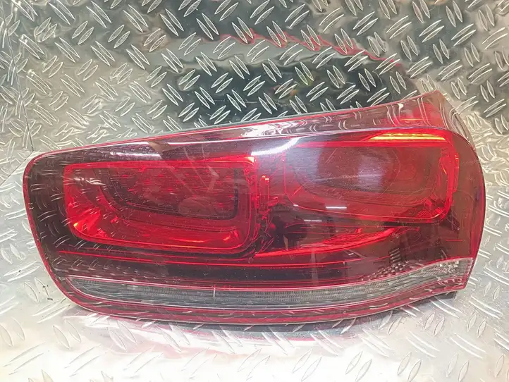Citroen C4 Grand Picasso (2013 - 2016) Задний фонарь в крышке багажника — фото 2