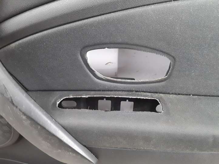 Renault Megane III (2009 - 2016)  809007021R Обшивка передней двери